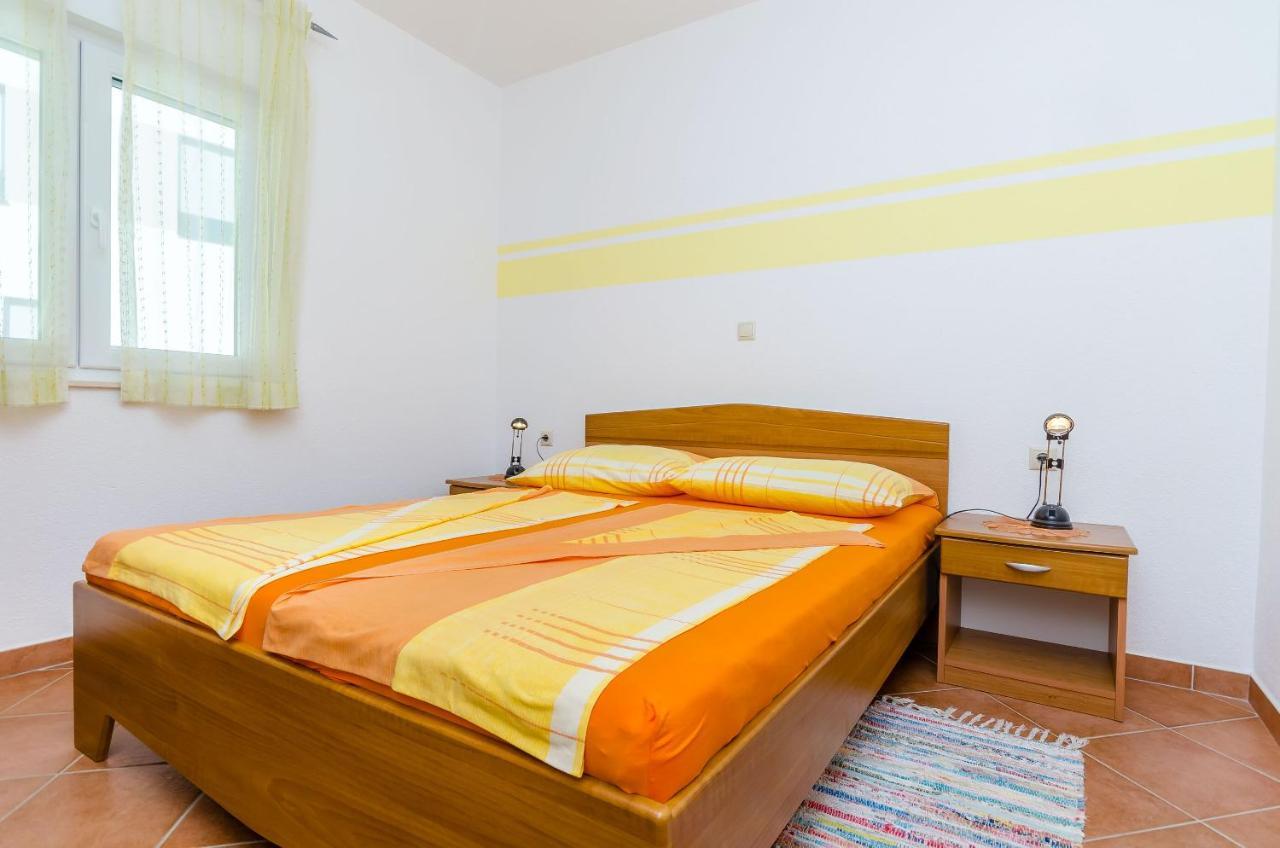 Apartments Palm Tree Трогир Екстериор снимка