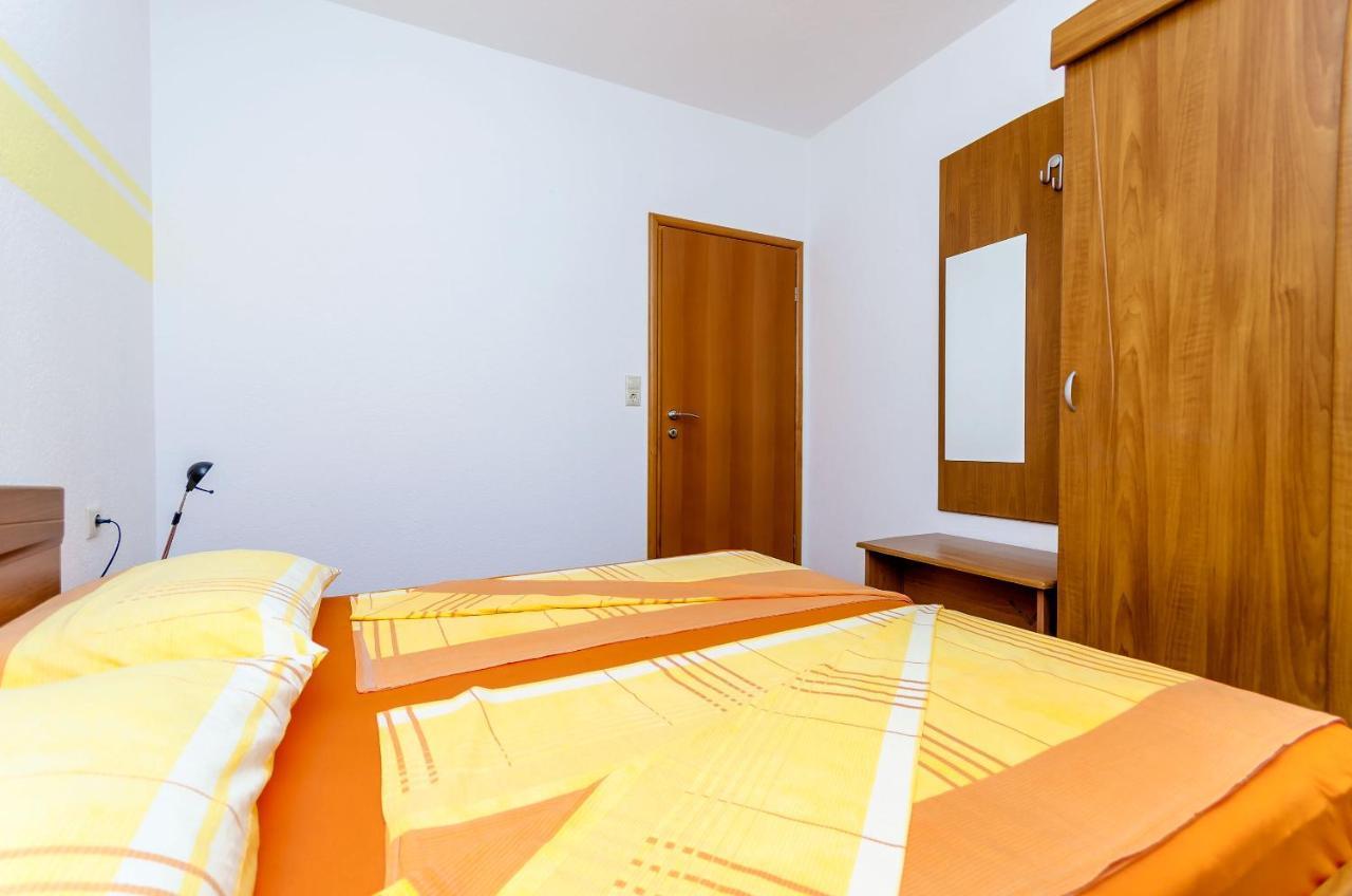 Apartments Palm Tree Трогир Екстериор снимка